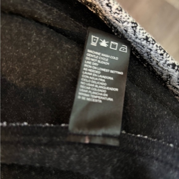 NWOT Perceptions Houndstooth Black and White, cowl neck Dress; XL. Pockets, soft - Picture 6 of 6